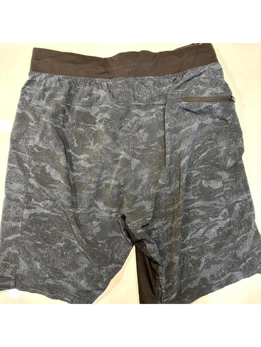 Men’s Lululemon Shorts 9" - Picture 2 of 3